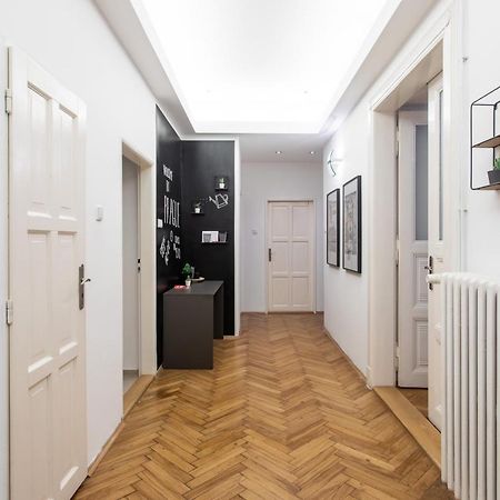 Spacious Apartments Near The River Πράγα Εξωτερικό φωτογραφία