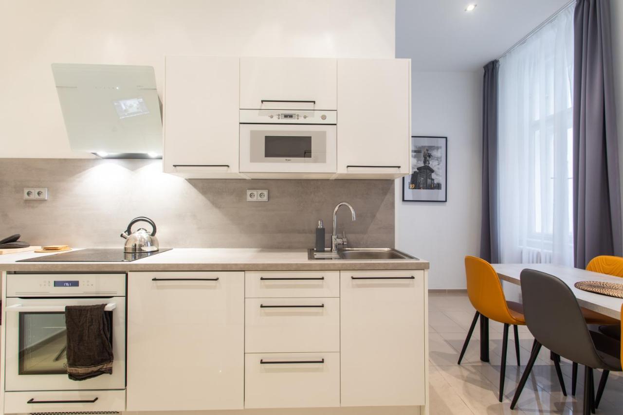 Spacious Apartments Near The River Πράγα Εξωτερικό φωτογραφία